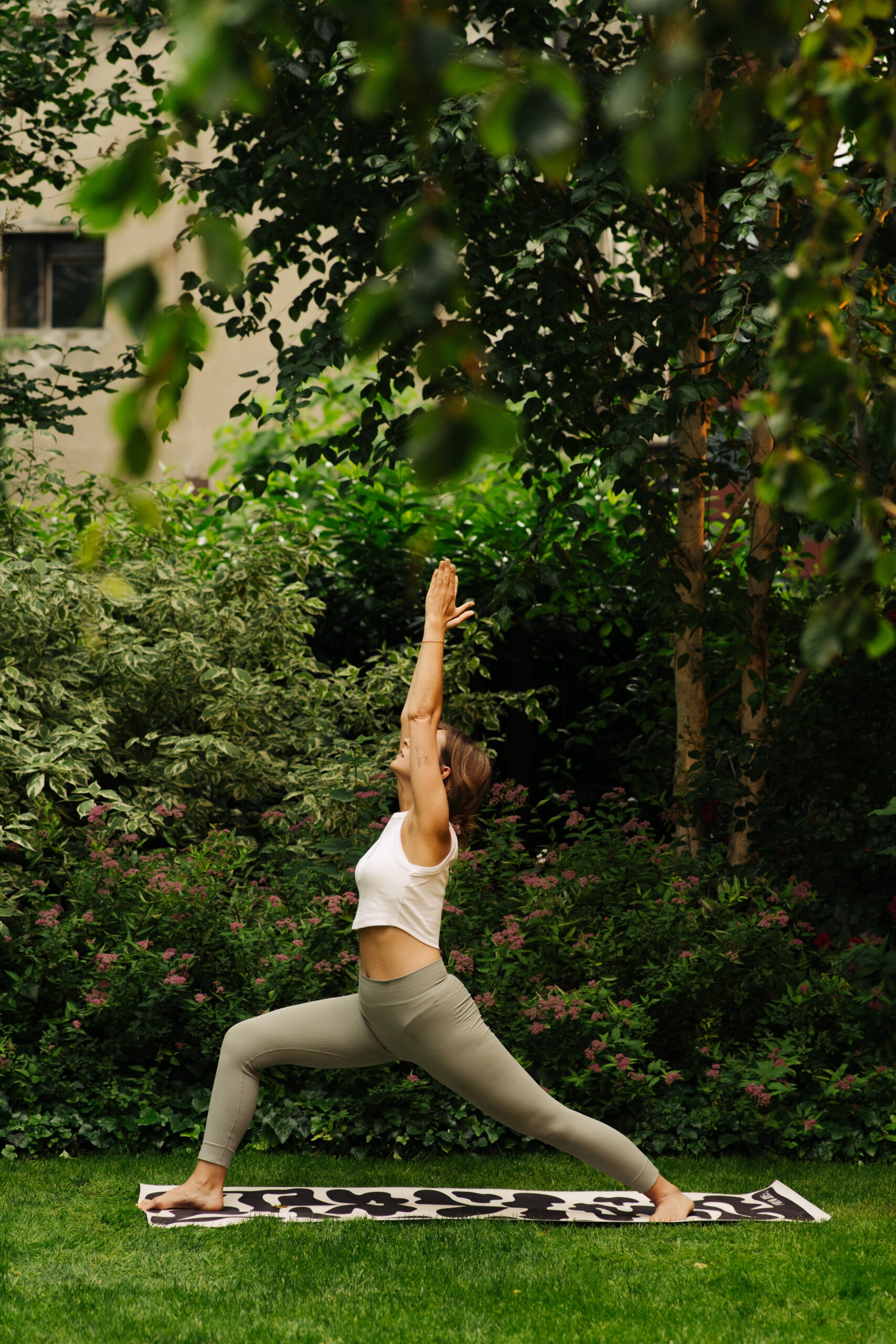 Daria in Virabhadrasana1